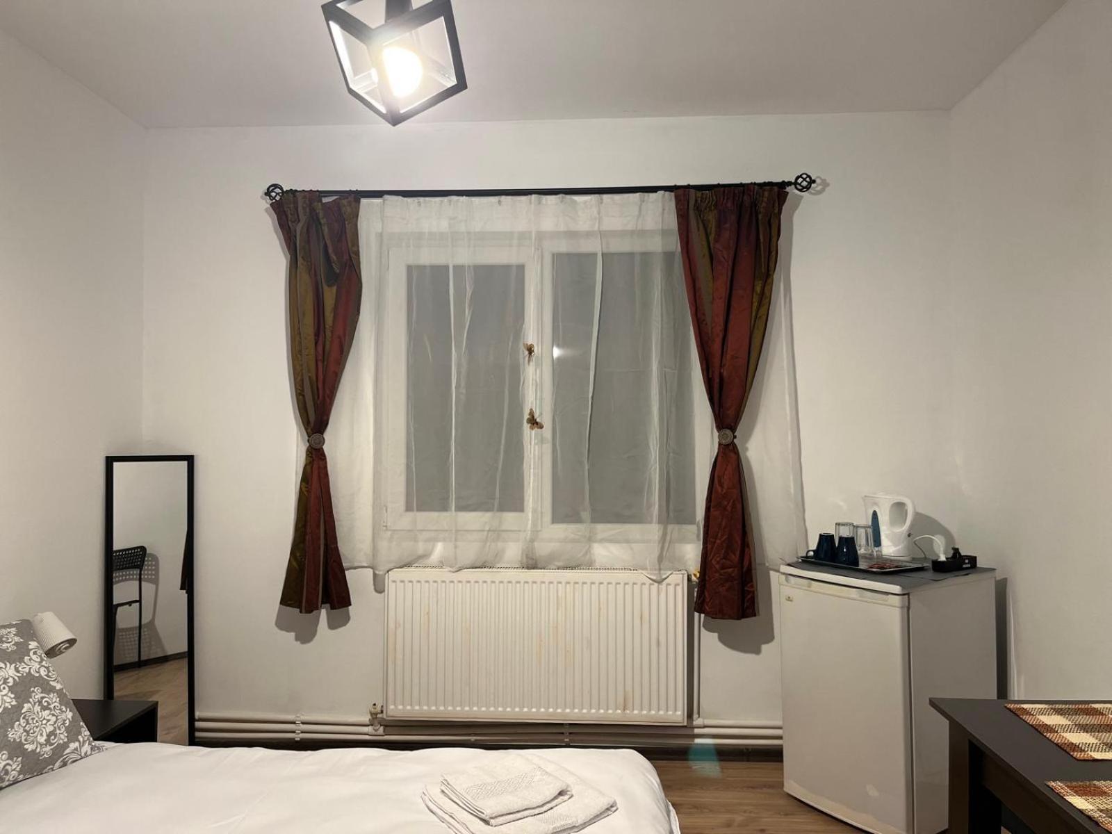 Steve Rooms Iasi Esterno foto