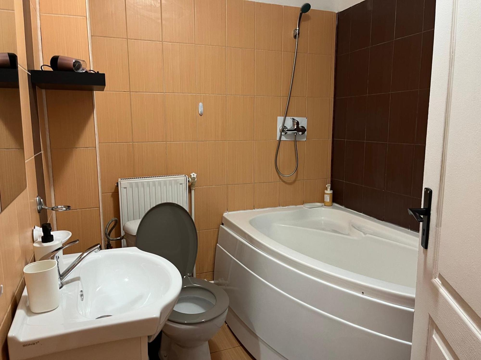 Steve Rooms Iasi Esterno foto