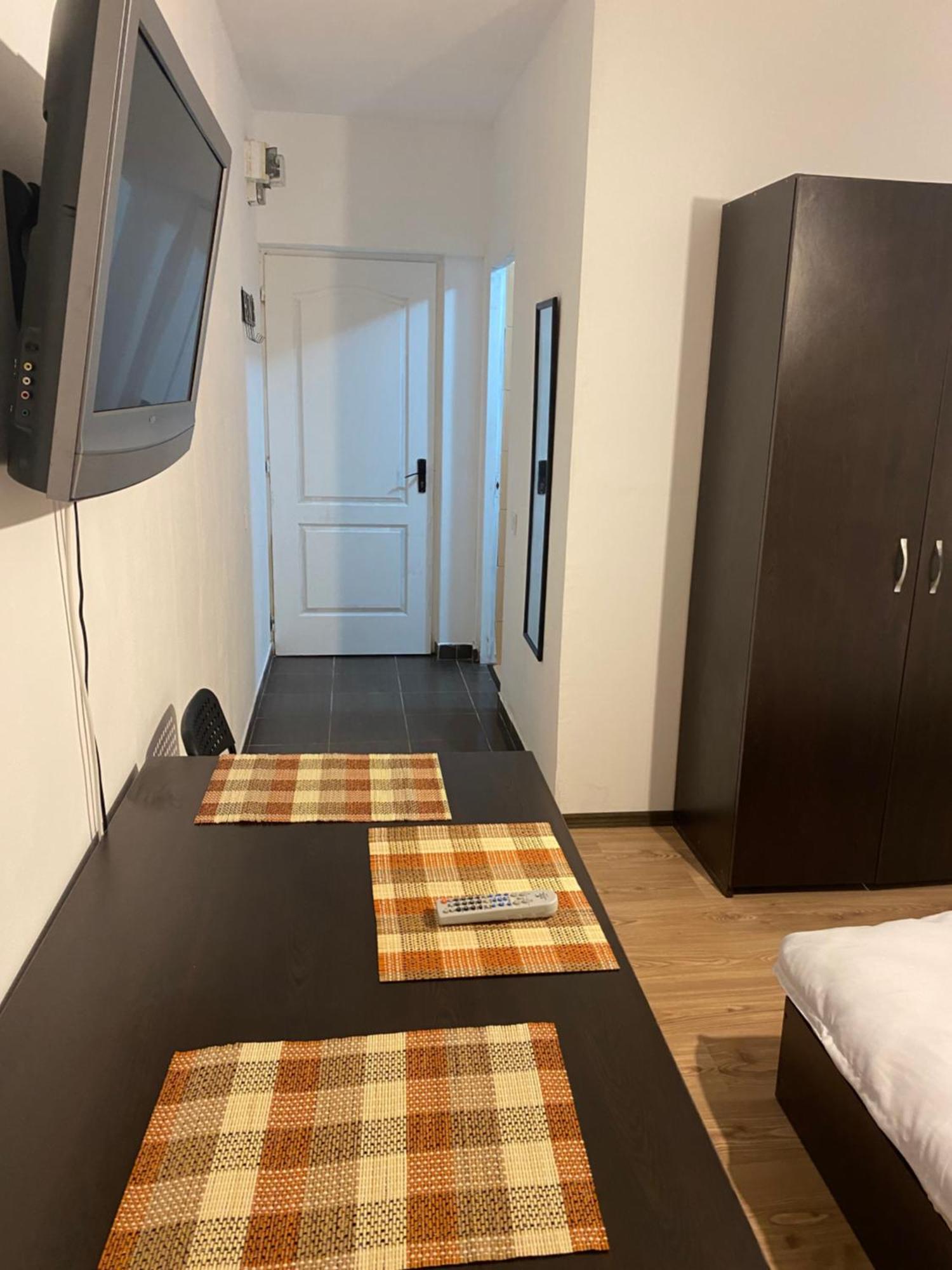 Steve Rooms Iasi Esterno foto